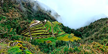 Sitio arqueológico de Phuyupatamarca en Machu Picchu