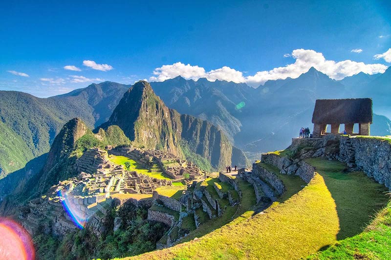 Vista panorámica de Machu Picchu y la Casa del Guardián