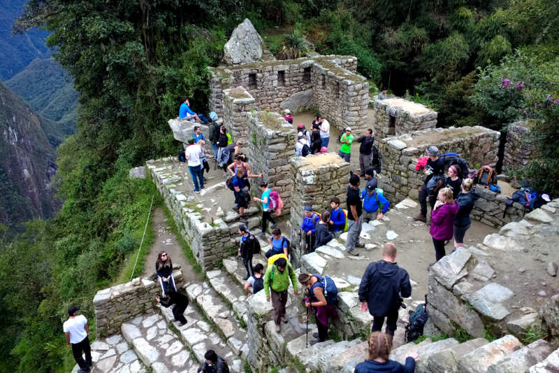 Tourists visiting the sun gate (Intipunku)