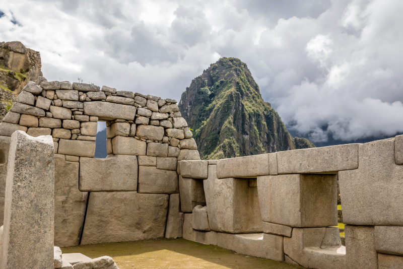 Templo das 3 janelas (montanha Huayna Picchu ao fundo)