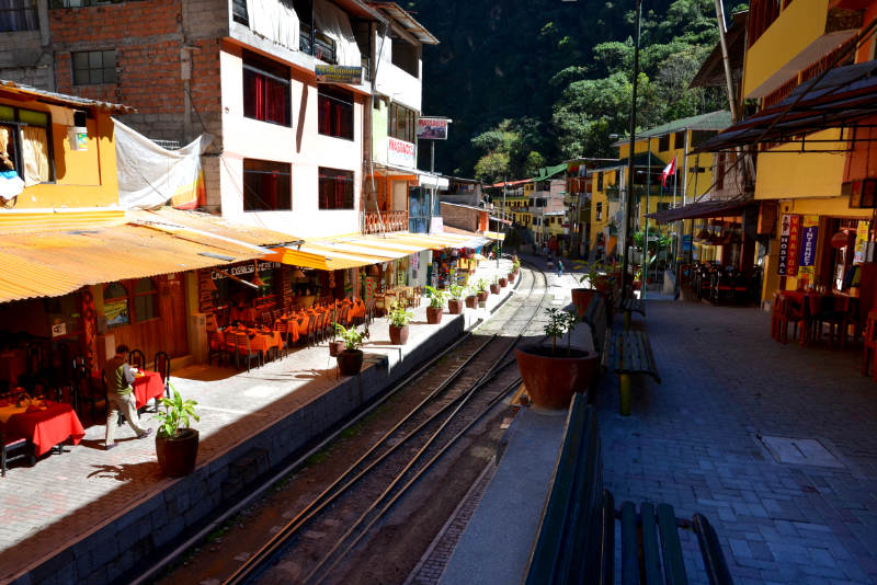 Vía principal donde circula el tren - Aguas Calientes