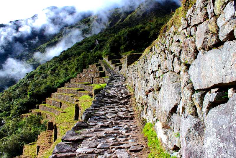 No caminho para o Intipunku (Portão do Sol) de Machu Picchu