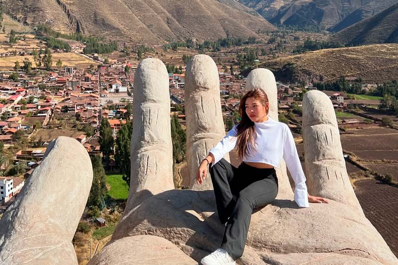 The Cielo Punku viewpoint is a Giant Hand