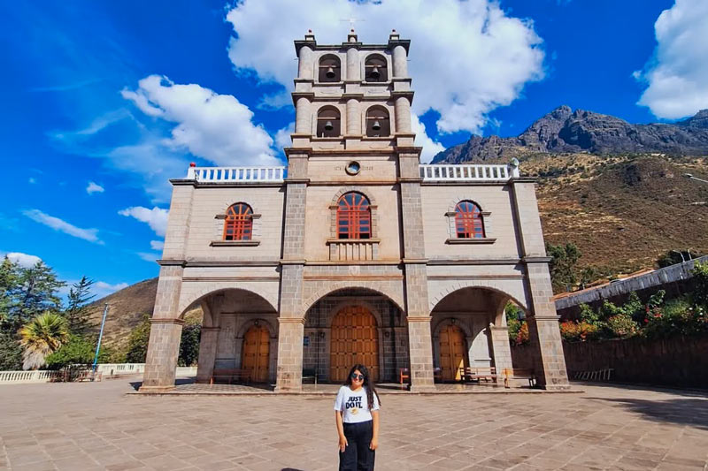 Visiting the sanctuary of the Lord of Huanca