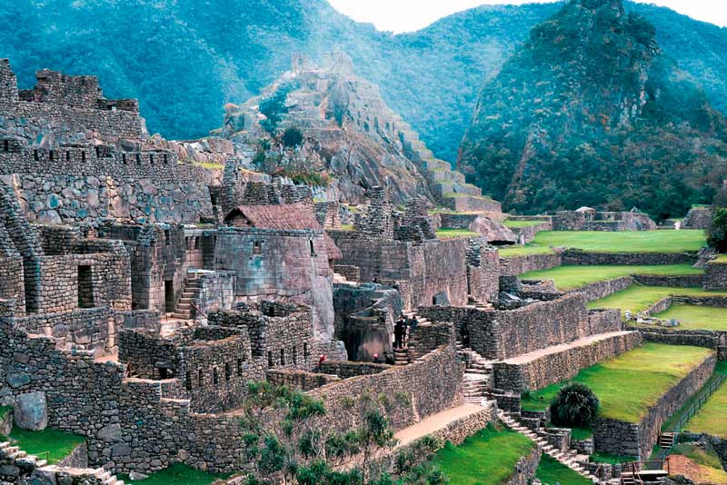 Inca structures on the Royalty Route