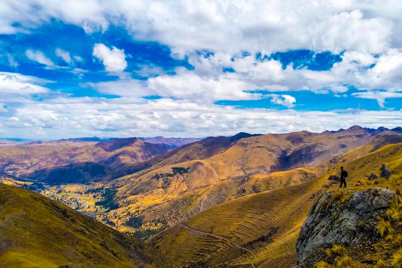 Incredible landscape along the route to the Bride’s Cave