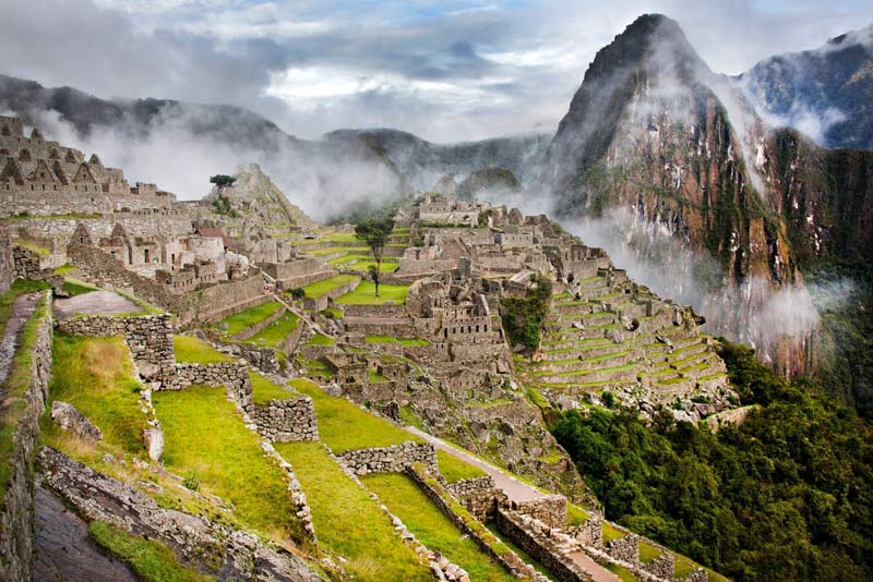 Vista a las construcciones de Machu Picchu